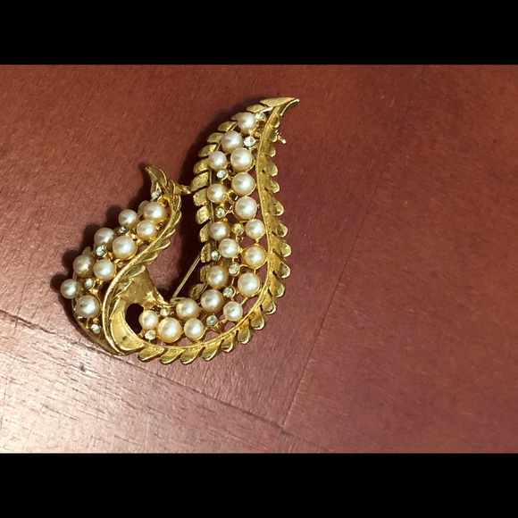 Vintage seed pearl pin/broach gold plated - Picture 3 of 3